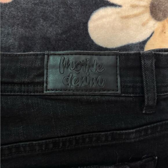 Motive Denim Black Jeans with Skull Design - Picture 3 of 4